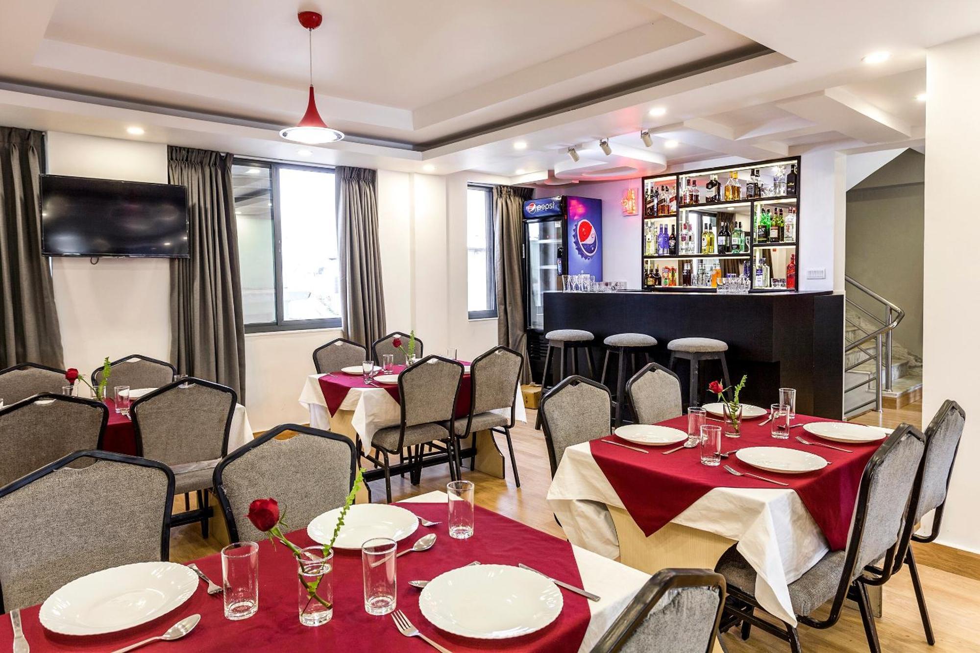 Oyo 123 Hotel Prince Plaza Kathmandu Exteriör bild