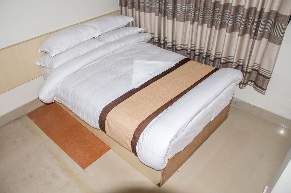 Oyo 123 Hotel Prince Plaza Kathmandu Exteriör bild
