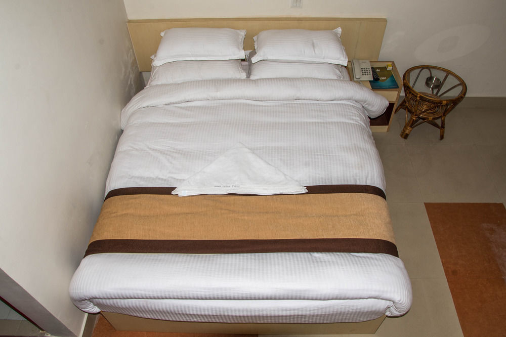 Oyo 123 Hotel Prince Plaza Kathmandu Exteriör bild