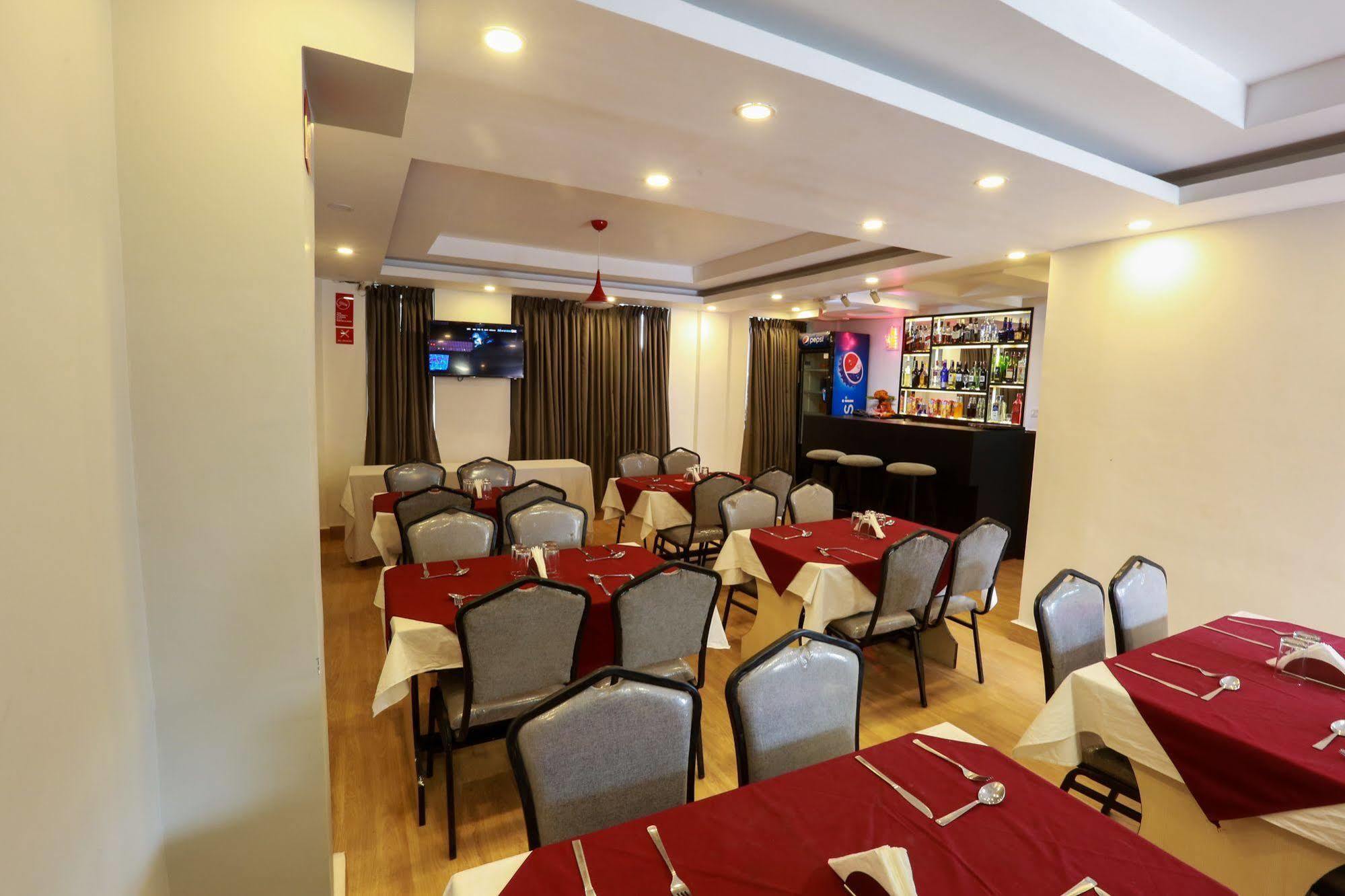 Oyo 123 Hotel Prince Plaza Kathmandu Exteriör bild