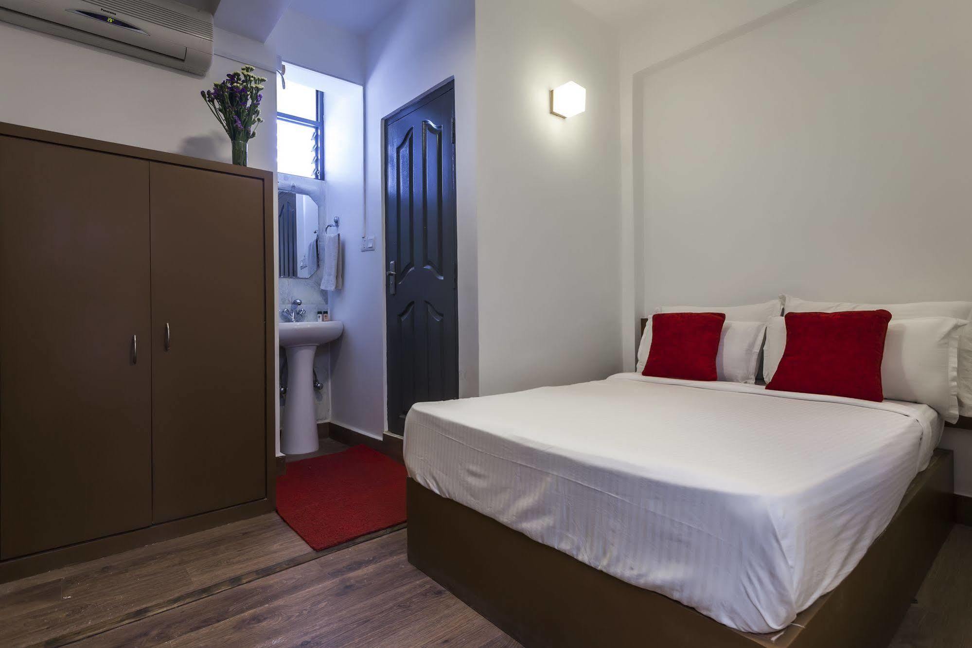 Oyo 123 Hotel Prince Plaza Kathmandu Exteriör bild