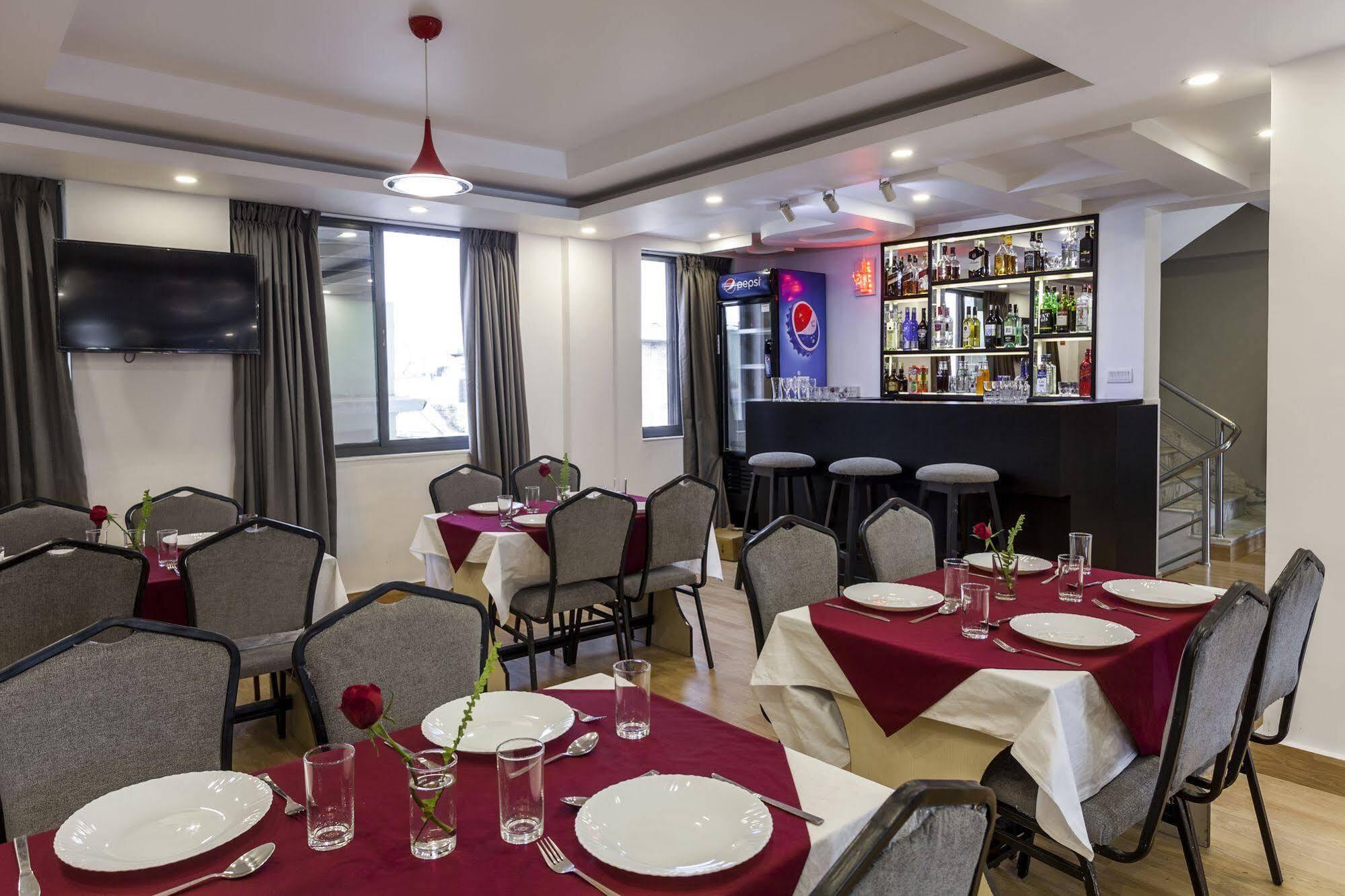 Oyo 123 Hotel Prince Plaza Kathmandu Exteriör bild